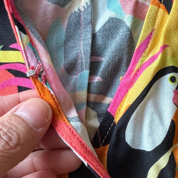 FARM Rio Multicolor Toucan Print Blouse - Picture 6 of 6
